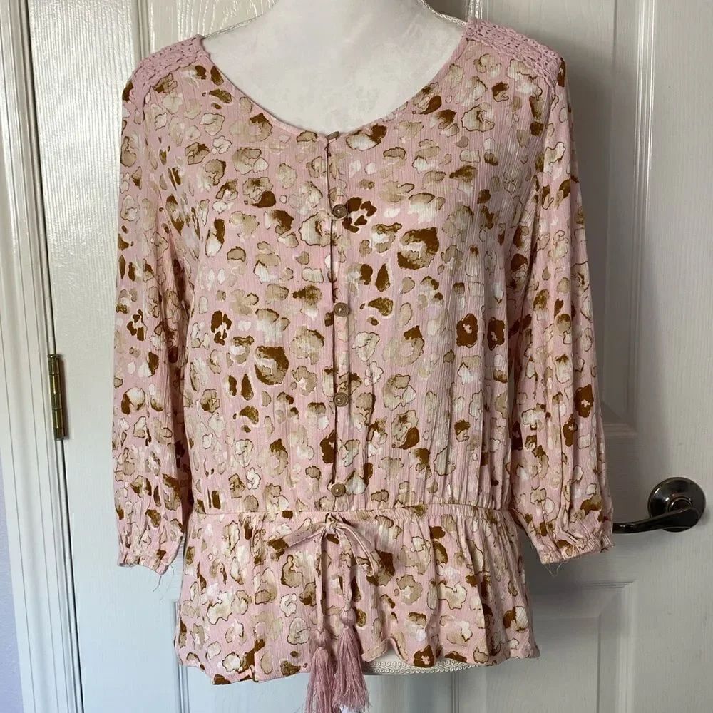 C&C  CALIFORNIA JUNIOR Small Floral Long Sleeve Top Pink print